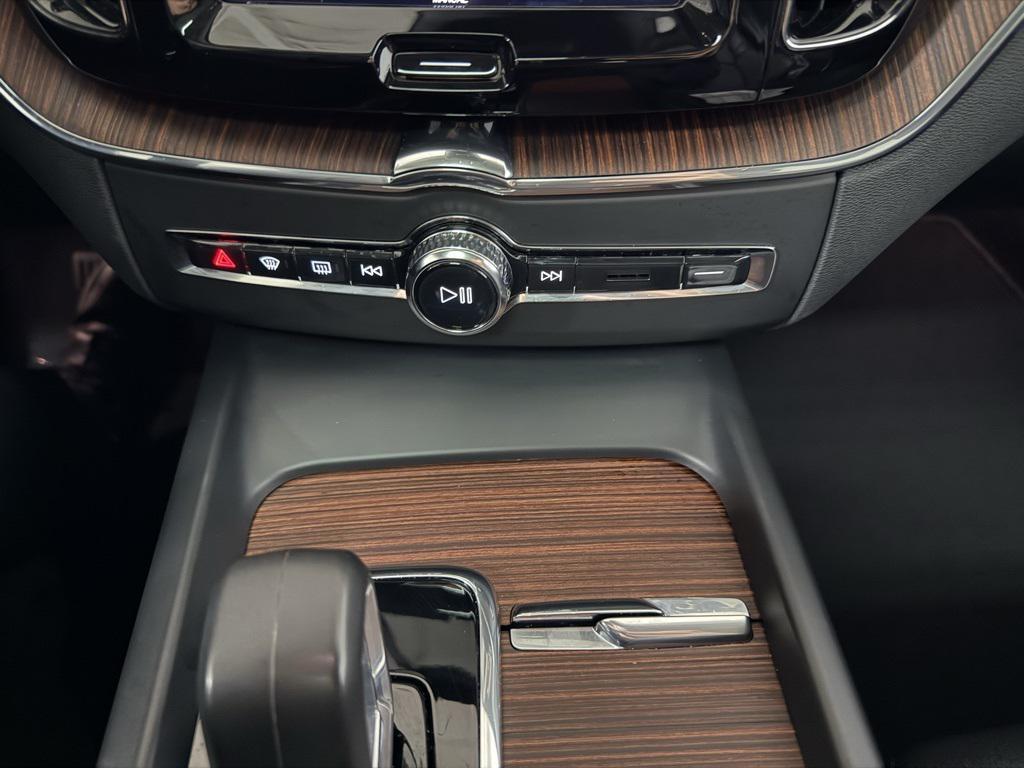 used 2023 Volvo XC60 Recharge Plug-In Hybrid car, priced at $47,950