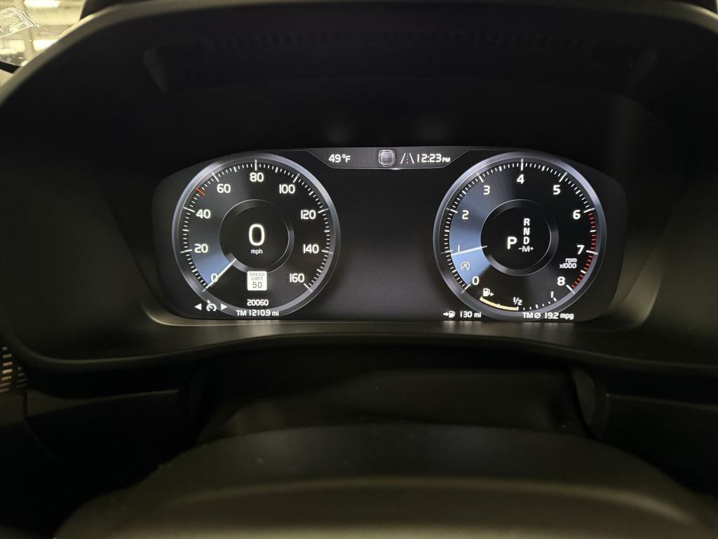 used 2020 Volvo XC40 car, priced at $30,950