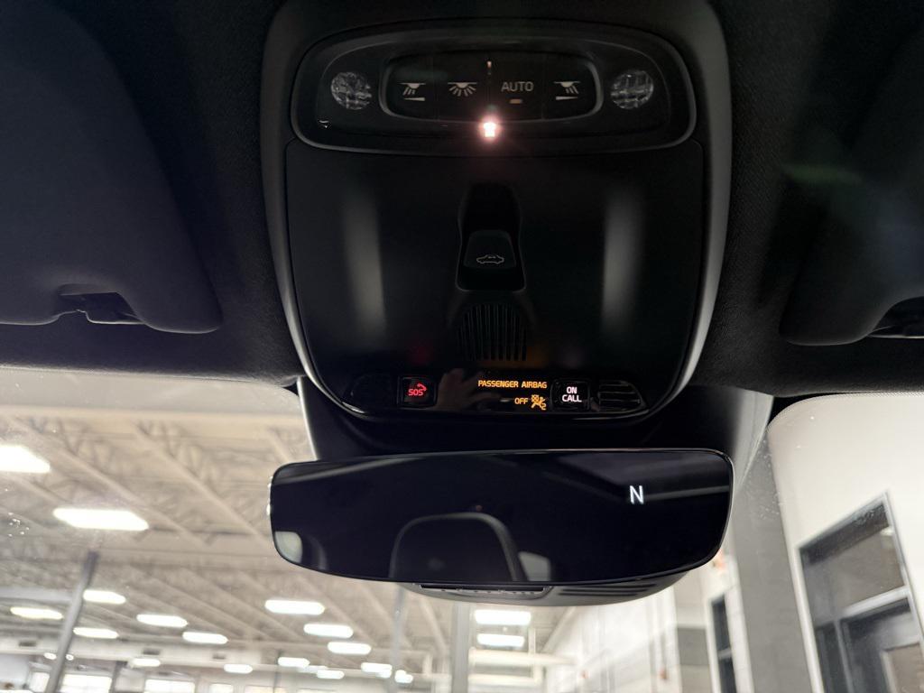 used 2020 Volvo XC40 car, priced at $30,950