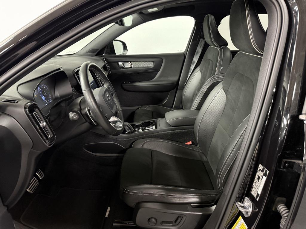 used 2020 Volvo XC40 car, priced at $30,950
