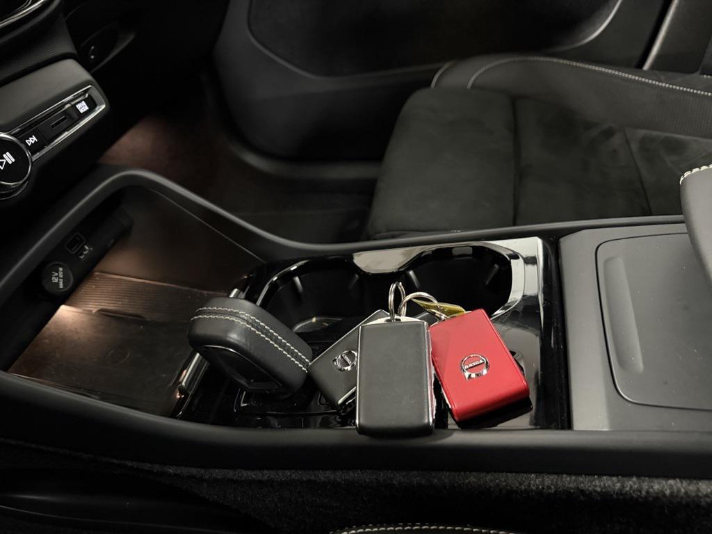 used 2020 Volvo XC40 car, priced at $30,950