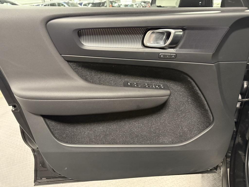 used 2020 Volvo XC40 car, priced at $30,950