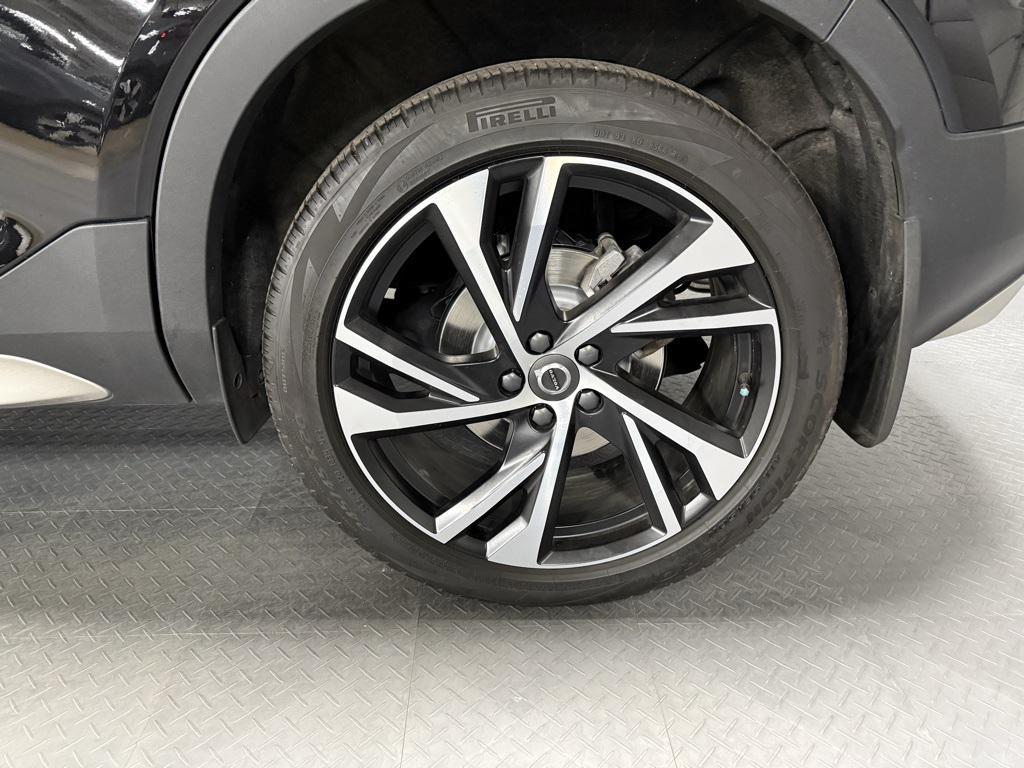 used 2020 Volvo XC40 car, priced at $30,950