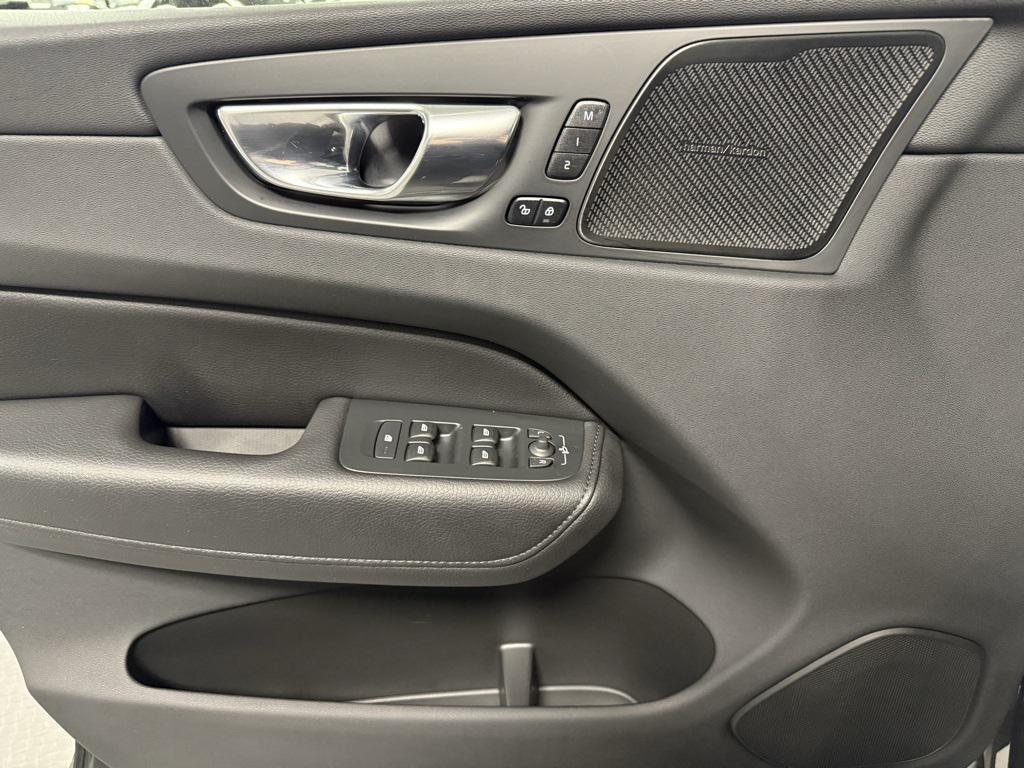 used 2022 Volvo XC60 car, priced at $38,950