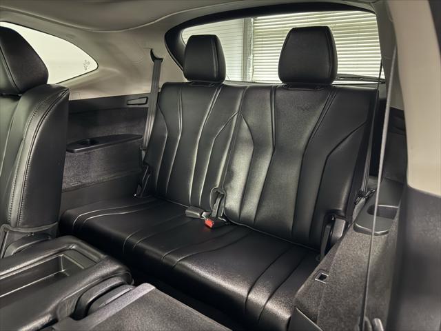 used 2023 Acura MDX car, priced at $44,950