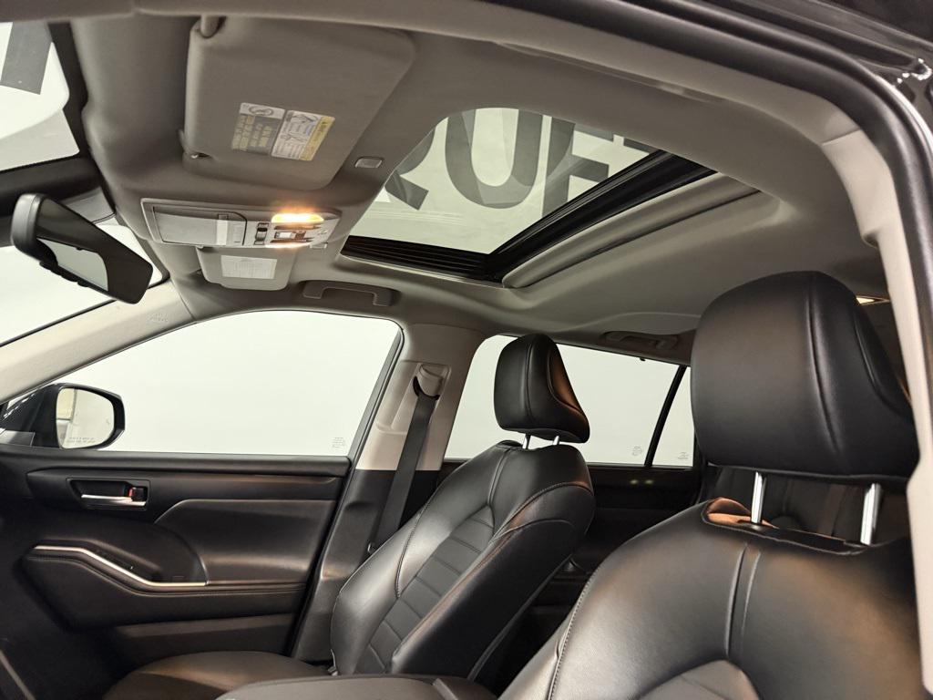 used 2023 Toyota Highlander car, priced at $37,950