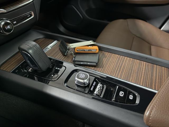 used 2021 Volvo XC60 Recharge Plug-In Hybrid car, priced at $39,950