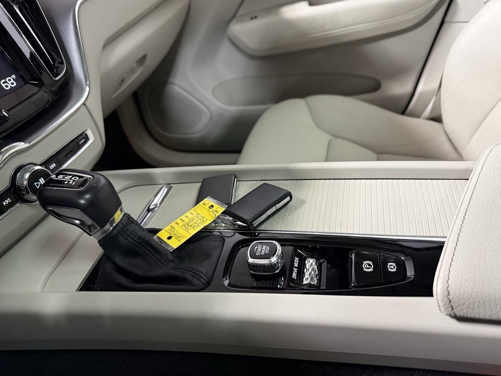 used 2020 Volvo XC60 car, priced at $21,950