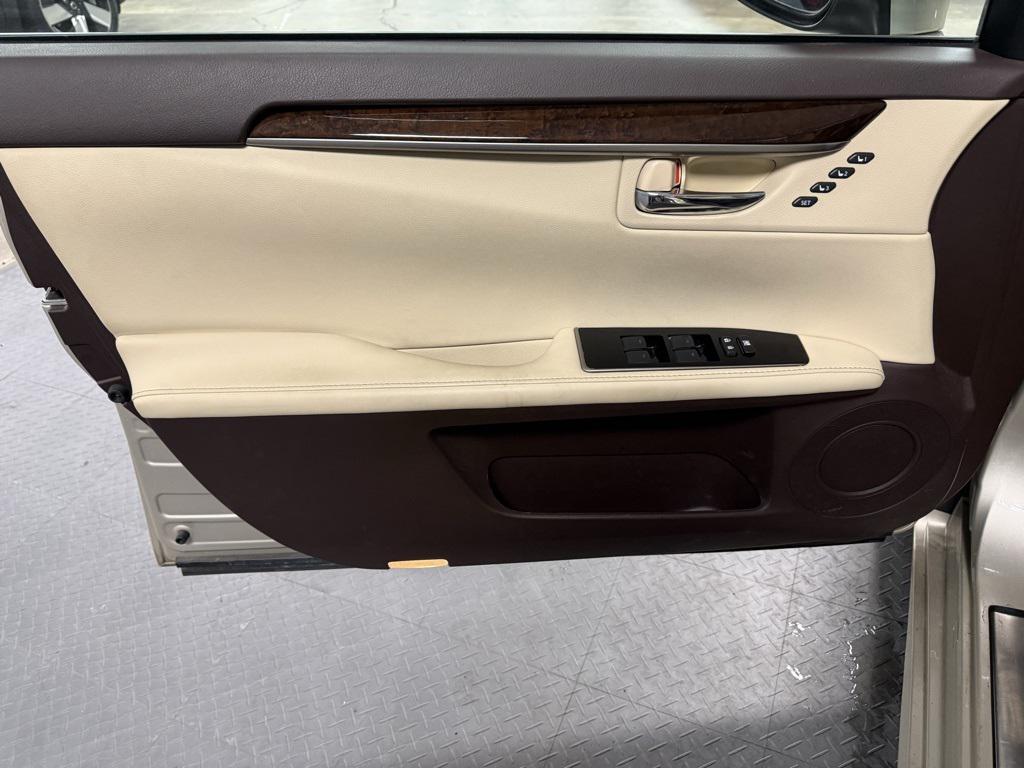used 2016 Lexus ES 350 car, priced at $25,950