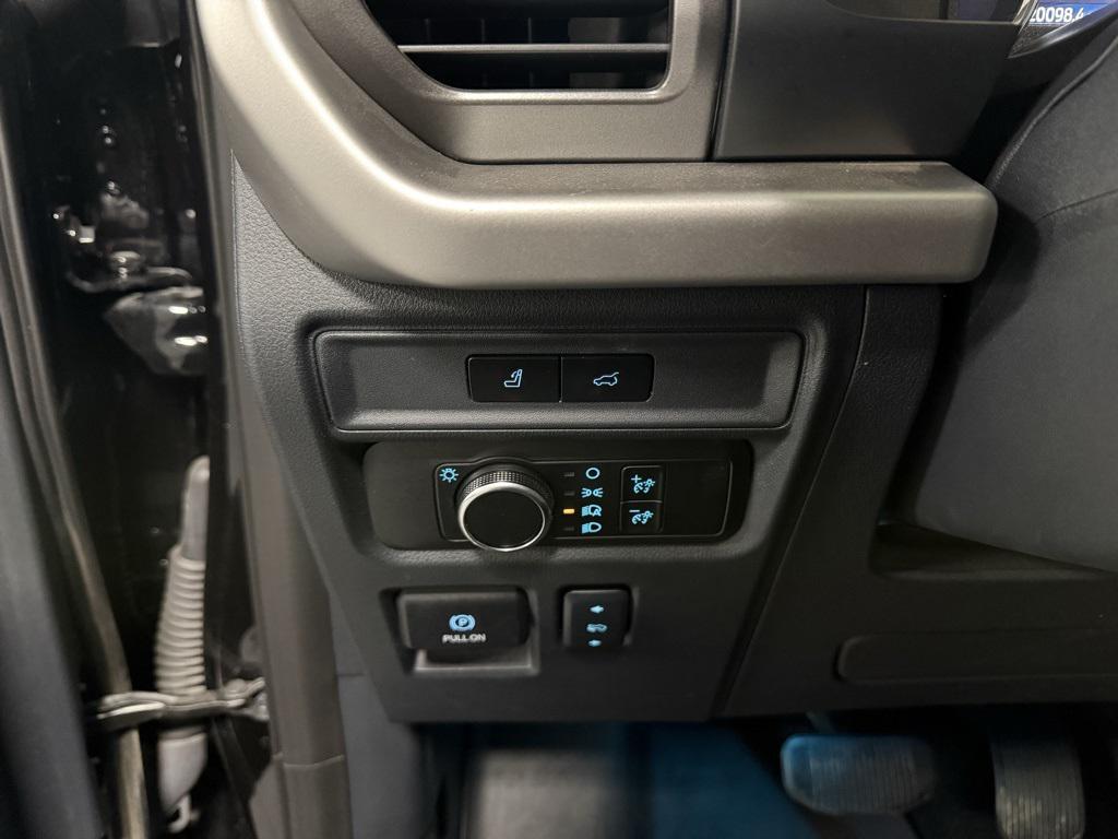 used 2024 Ford Expedition car, priced at $58,950