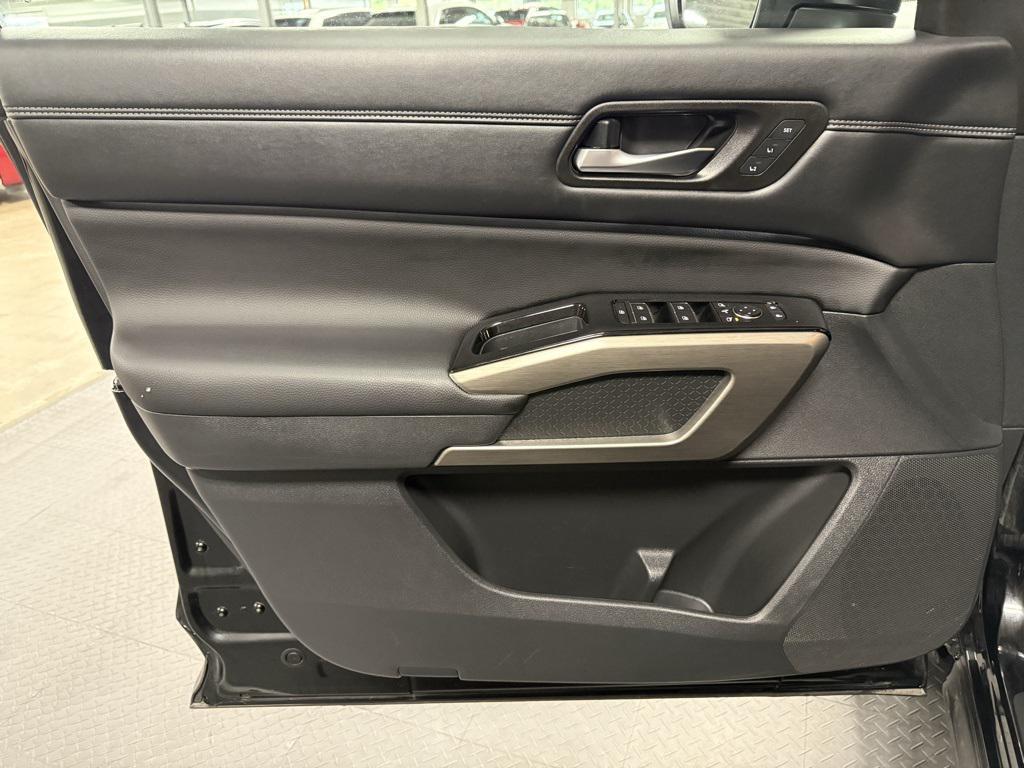 used 2023 Nissan Pathfinder car, priced at $38,950