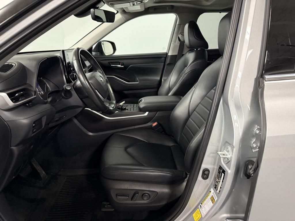used 2022 Toyota Highlander car, priced at $41,950