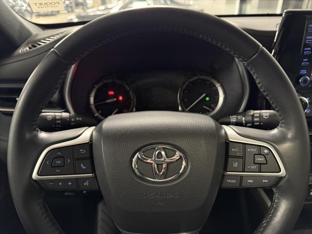 used 2022 Toyota Highlander car, priced at $41,495