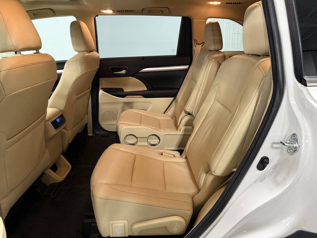 used 2015 Toyota Highlander car, priced at $18,950