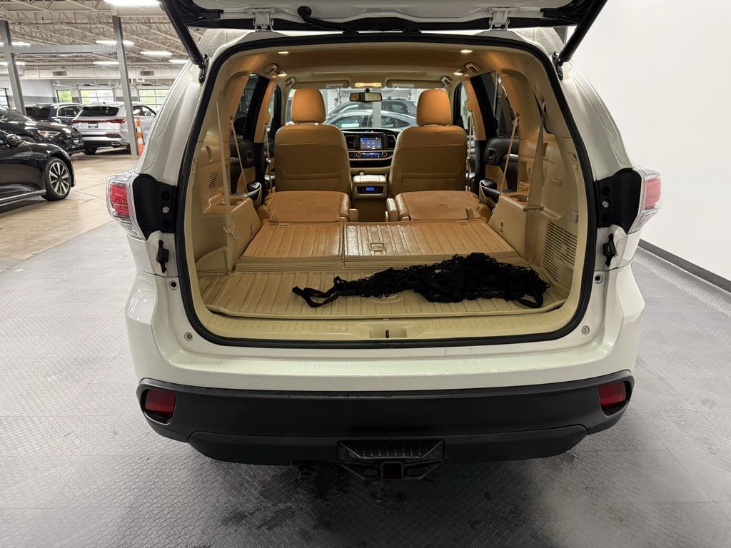 used 2015 Toyota Highlander car, priced at $18,950
