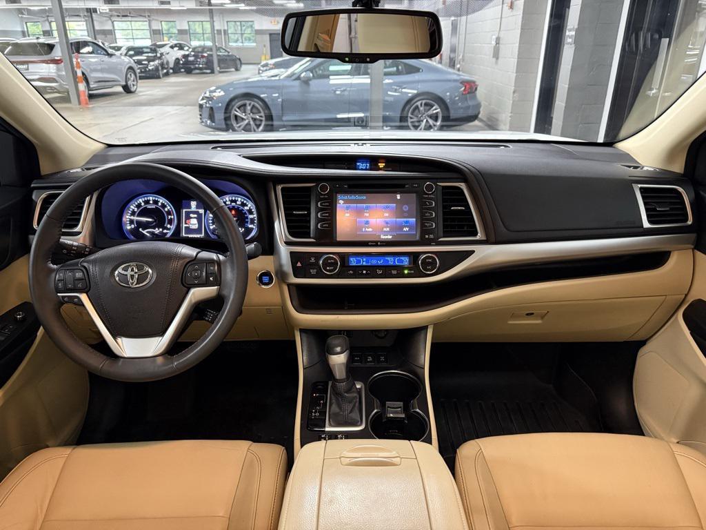 used 2015 Toyota Highlander car, priced at $18,950