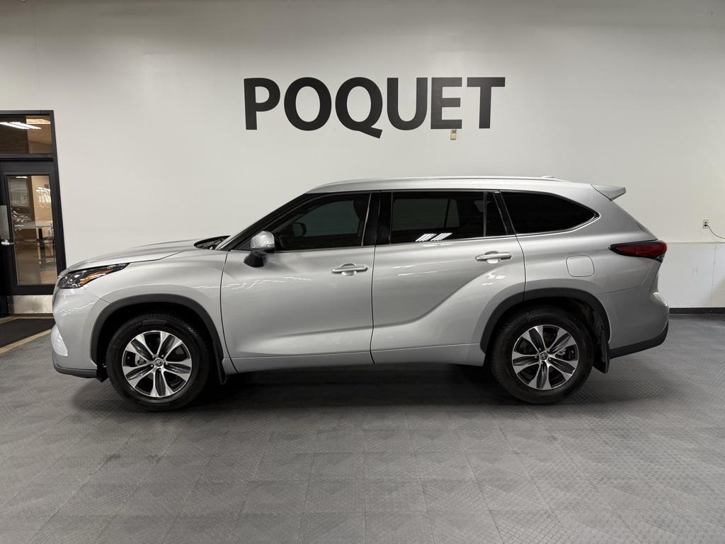 used 2022 Toyota Highlander car, priced at $40,950