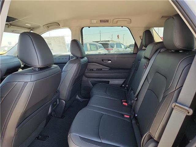 new 2025 Nissan Pathfinder car, priced at $45,390