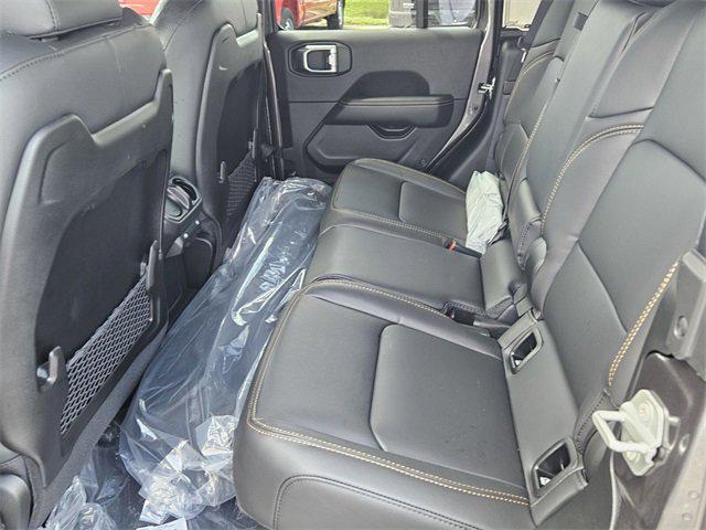 new 2025 Jeep Gladiator car, priced at $45,985