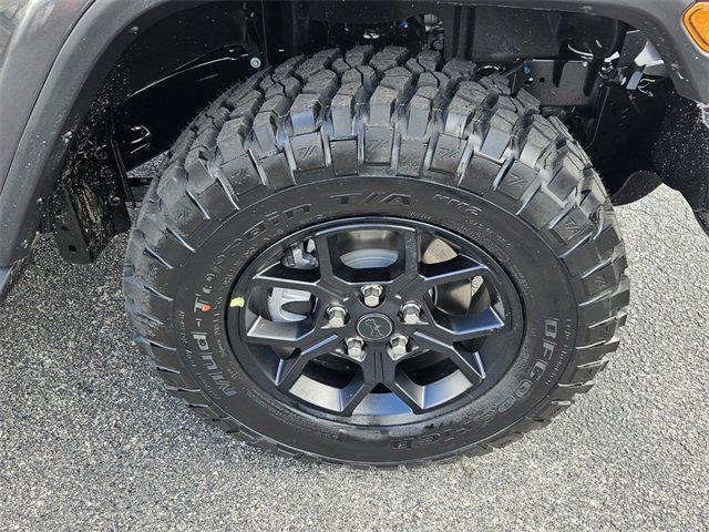 new 2025 Jeep Gladiator car, priced at $45,985