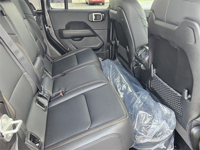 new 2025 Jeep Gladiator car, priced at $45,985