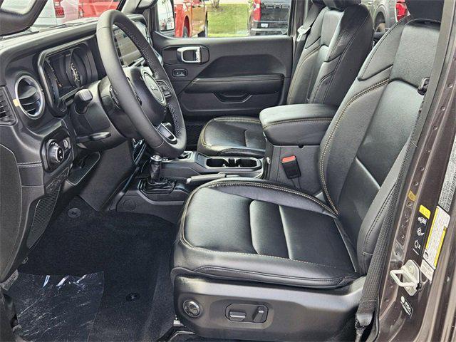 new 2025 Jeep Gladiator car, priced at $45,985