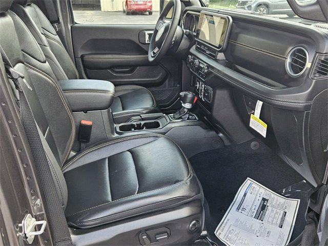 new 2025 Jeep Gladiator car, priced at $45,985