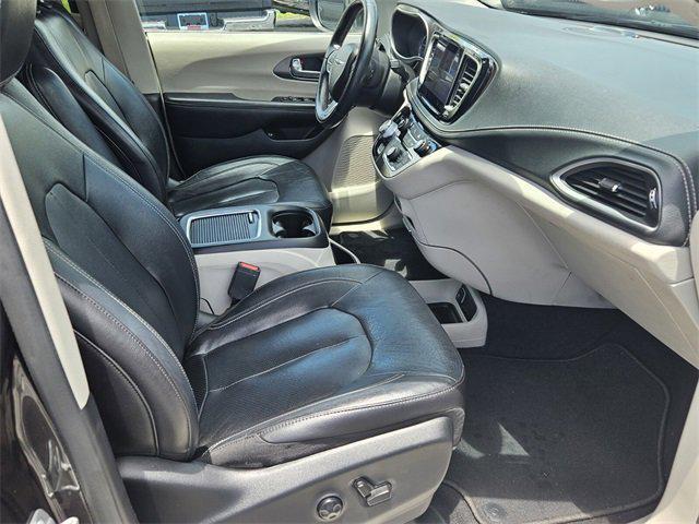 used 2022 Chrysler Pacifica Hybrid car, priced at $20,984