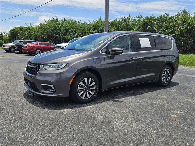 used 2022 Chrysler Pacifica Hybrid car, priced at $20,984