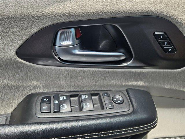 used 2022 Chrysler Pacifica Hybrid car, priced at $20,984