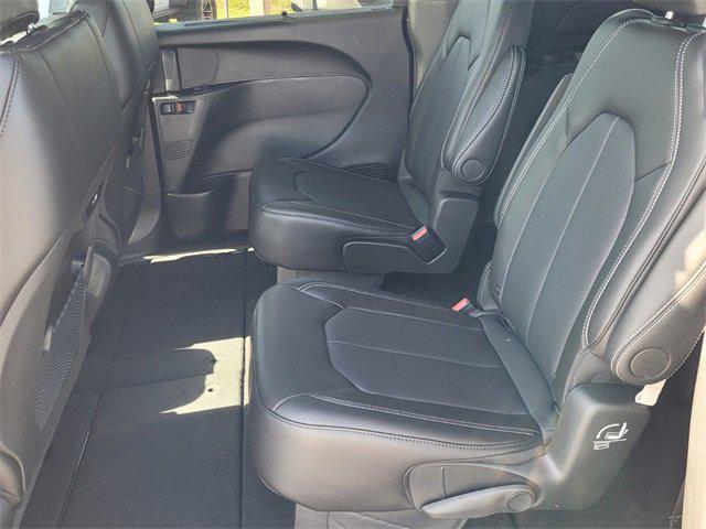 new 2025 Chrysler Pacifica car, priced at $38,984