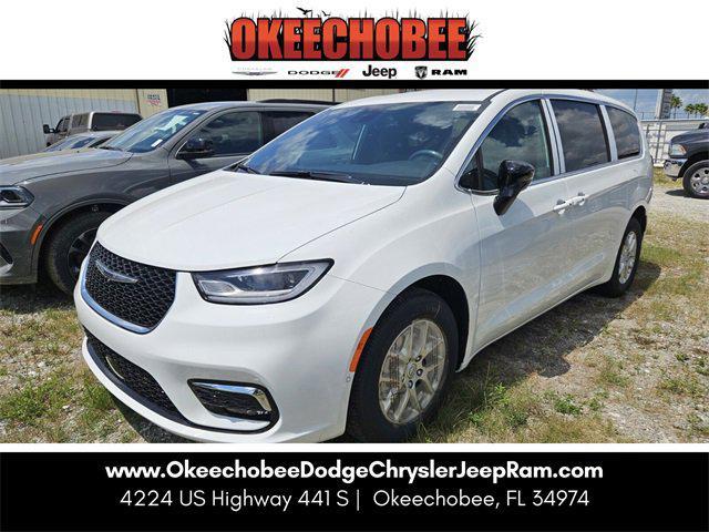 new 2025 Chrysler Pacifica car, priced at $38,984