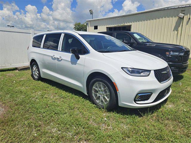 new 2025 Chrysler Pacifica car, priced at $41,984