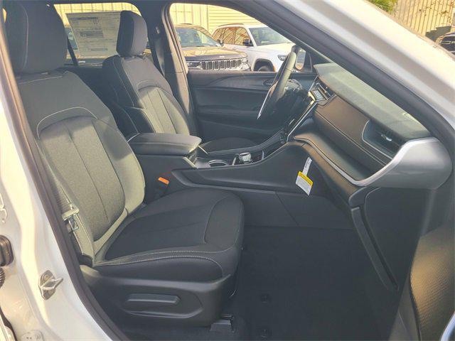 new 2025 Jeep Grand Cherokee car, priced at $32,984