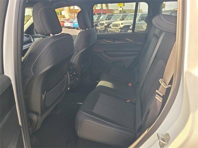 new 2025 Jeep Grand Cherokee car, priced at $32,984