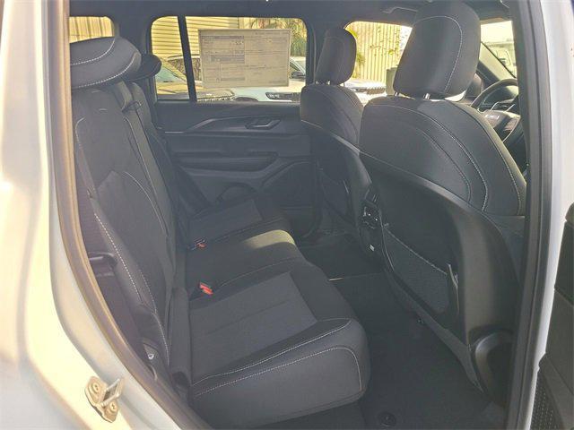 new 2025 Jeep Grand Cherokee car, priced at $32,984