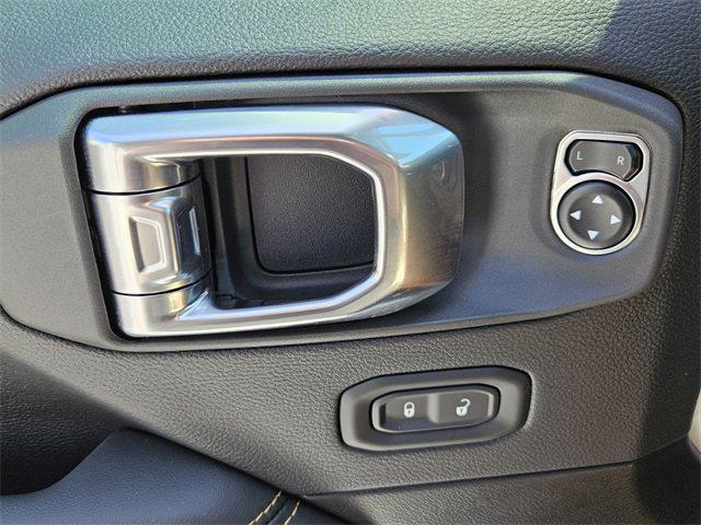 new 2025 Jeep Wrangler car, priced at $47,284