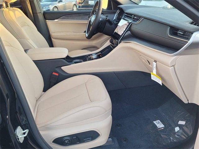 new 2024 Jeep Grand Cherokee L car, priced at $41,984
