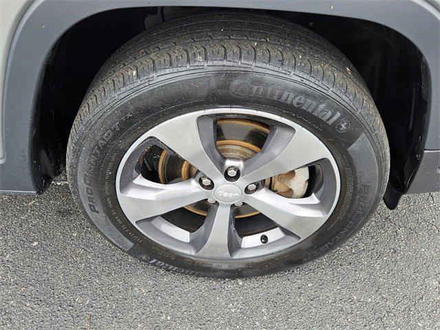 used 2019 Jeep Cherokee car, priced at $18,984