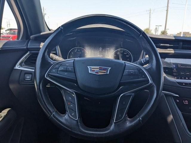 used 2021 Cadillac XT5 car, priced at $30,777