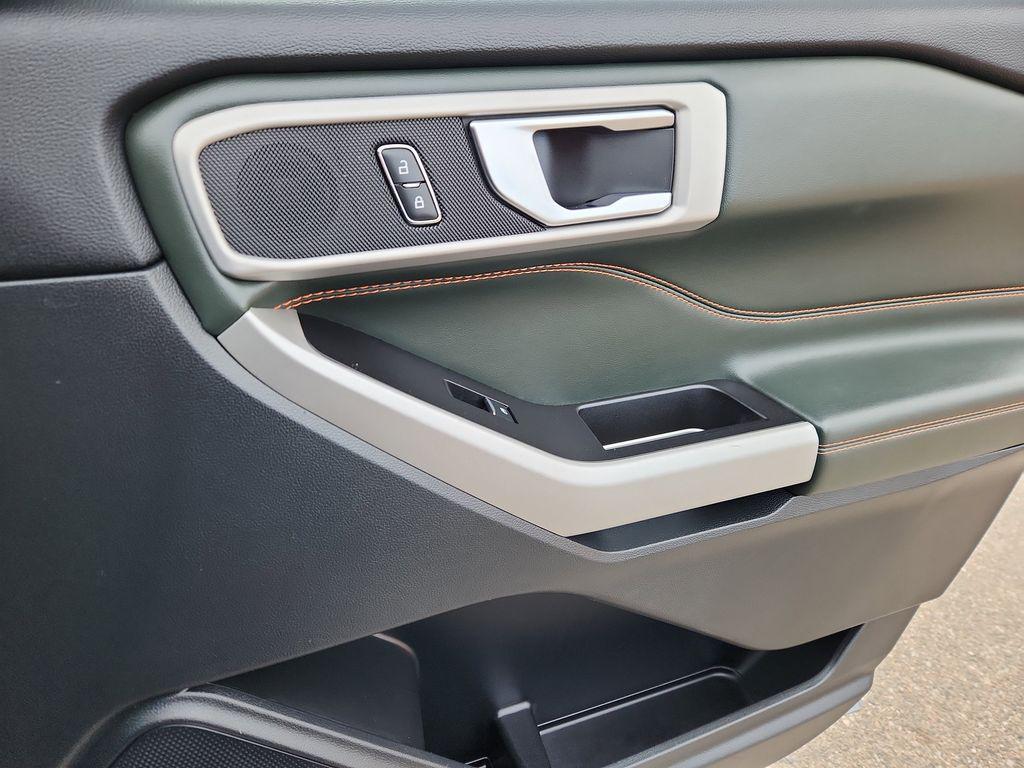 used 2022 Ford Explorer car, priced at $35,162