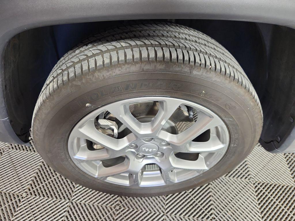 used 2024 Jeep Compass car, priced at $24,006