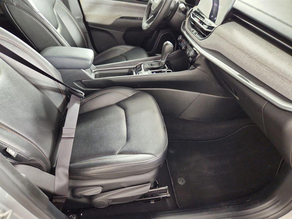 used 2024 Jeep Compass car, priced at $24,006