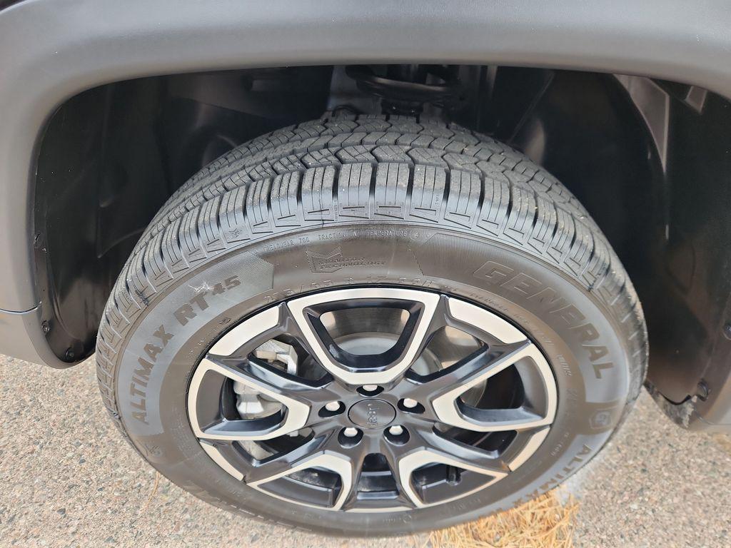 used 2024 Jeep Compass car, priced at $23,068