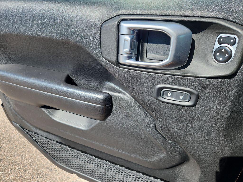 used 2020 Jeep Gladiator car, priced at $30,117