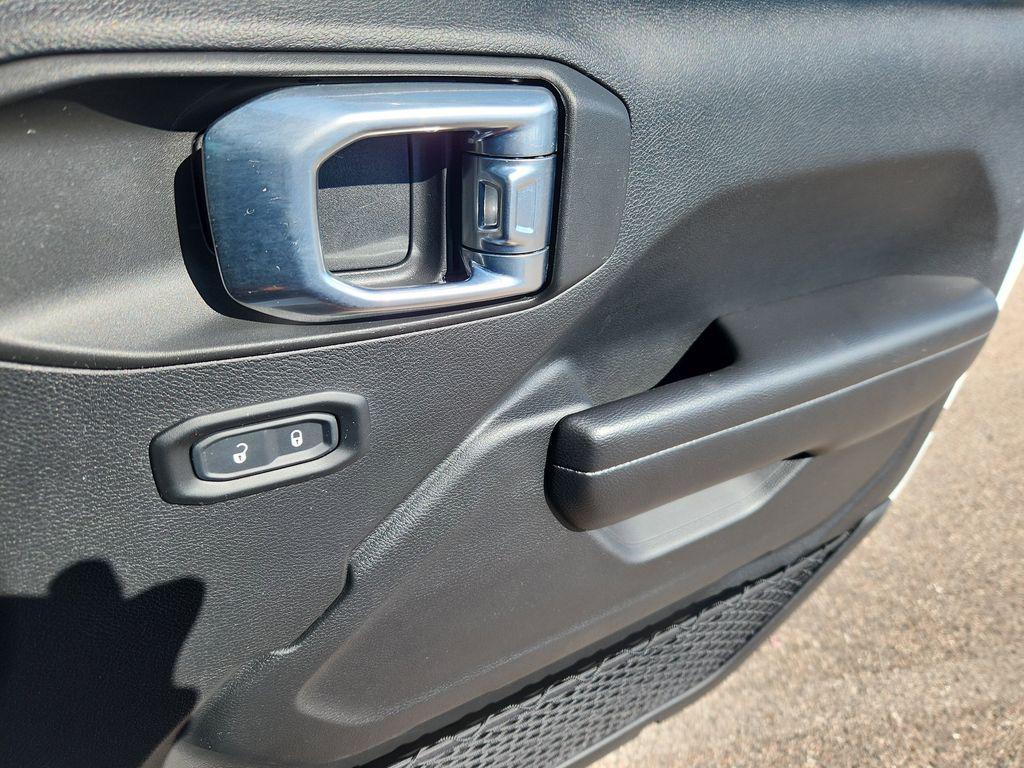 used 2021 Jeep Gladiator car, priced at $29,398