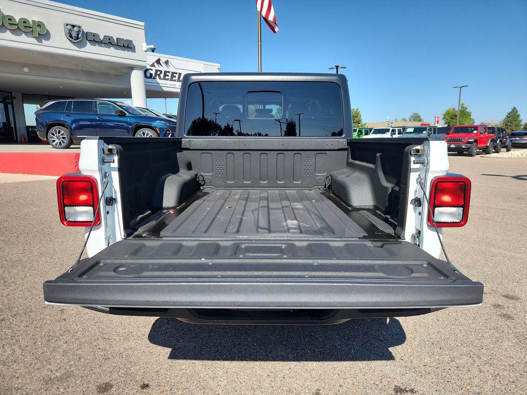 used 2021 Jeep Gladiator car, priced at $29,398