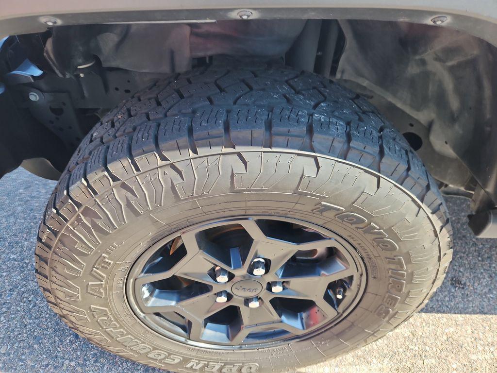 used 2021 Jeep Gladiator car, priced at $29,398