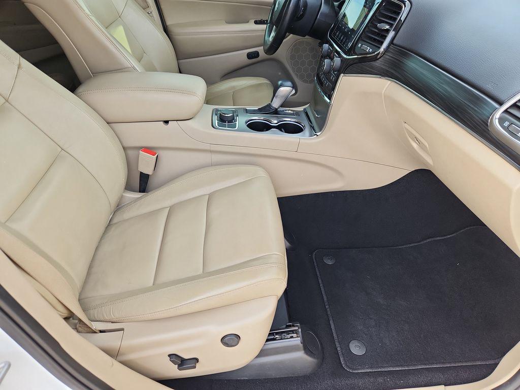 used 2021 Jeep Grand Cherokee car, priced at $23,789