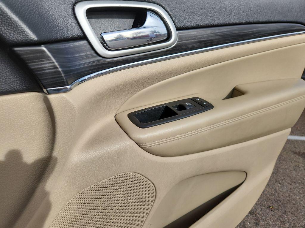 used 2021 Jeep Grand Cherokee car, priced at $23,789